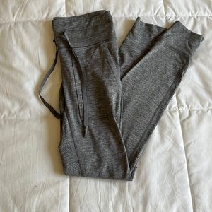 AE chill pocket leggings